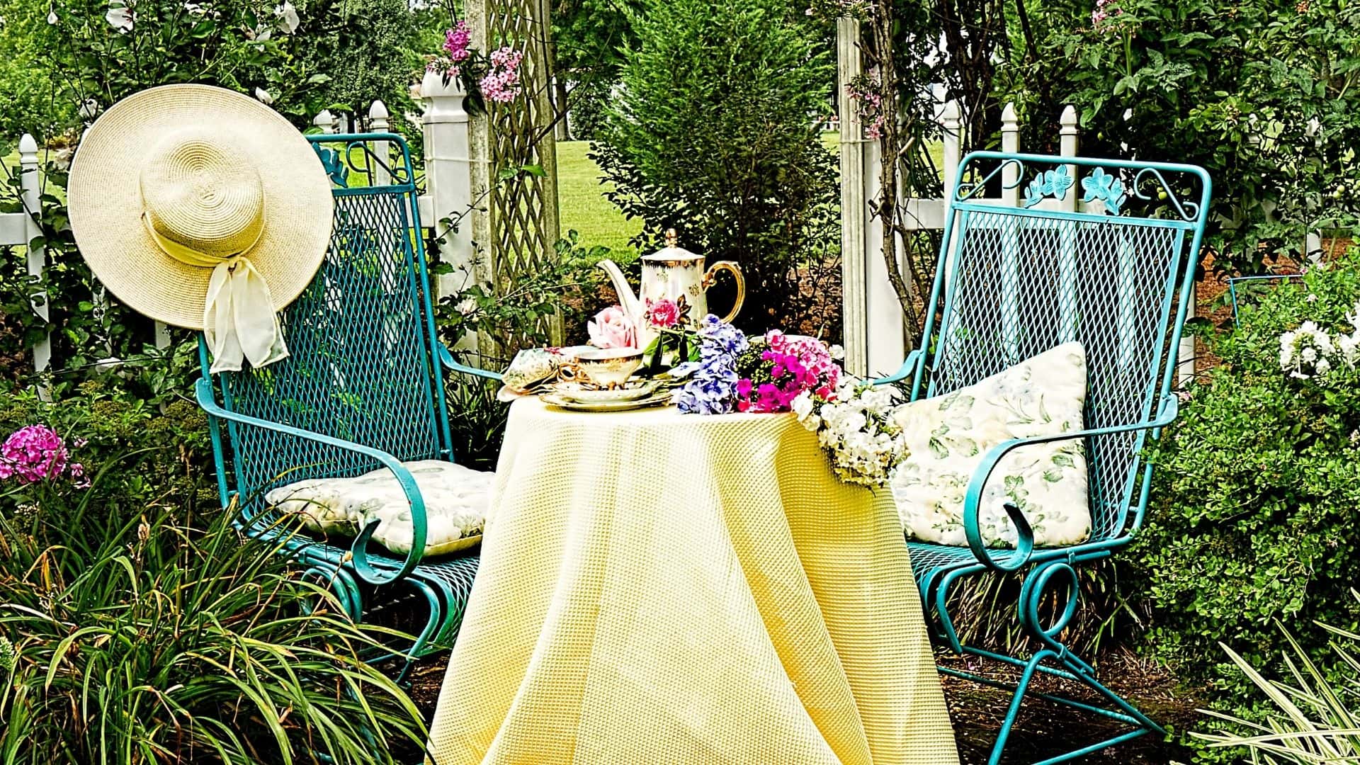 How to Create a Low-Maintenance Cottage Garden Fast & Easy
